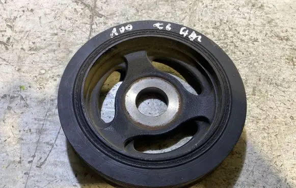 Citroen C4 I Crankshaft pulley E110124A