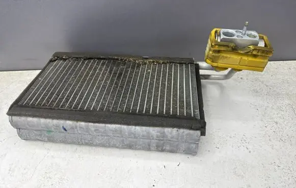 BMW 5 E60 E61 Air conditioning (A/C) radiator (interior) H9093003