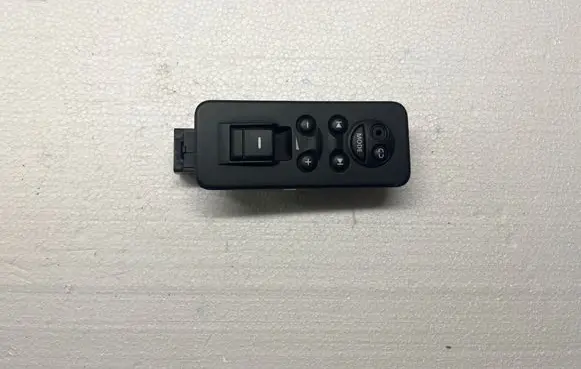 Land Rover Discovery 3 - LR3 Electric window control switch YUD501080PVJ 050721
