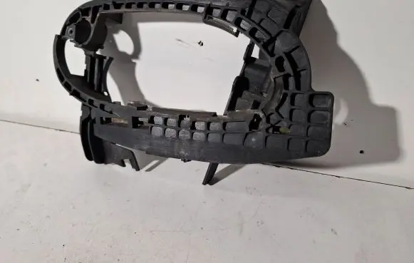 Front door exterior handle/bracket
