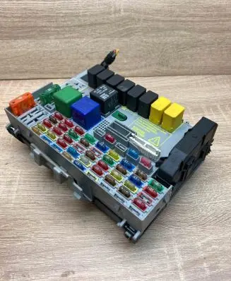 Opel Zafira A Fuse box set 24412497