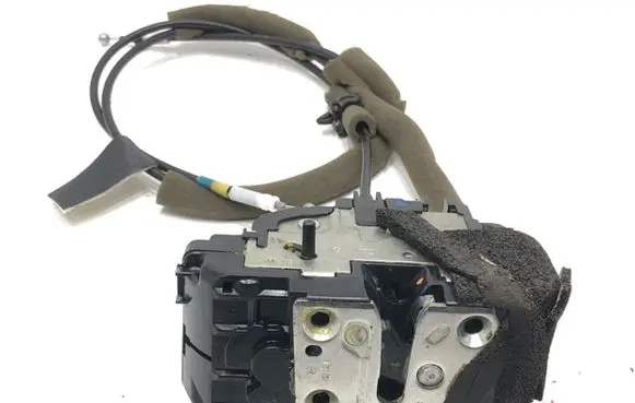 Infiniti Q70 Y51 Rear door lock