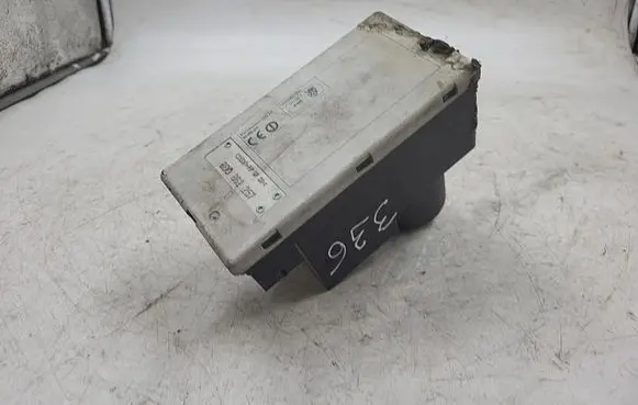 Audi A4 S4 B5 8D Central locking vacuum pump 8D0862257