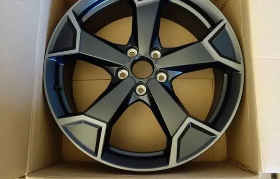 Audi Q3 F3 R19 alloy rim 83A071499