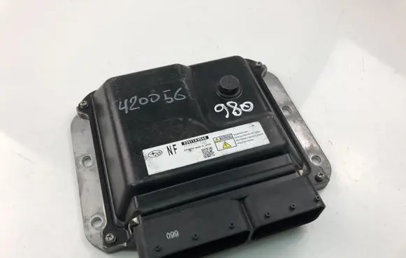 Subaru Legacy Engine control unit/module ECU 22611AV560
