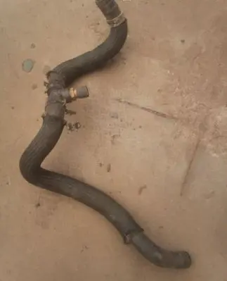Nissan Leaf I (ZE0) Engine coolant pipe/hose