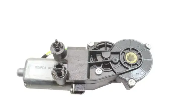 Mercedes-Benz CLS C219 Seat adjustment motor 0390203277