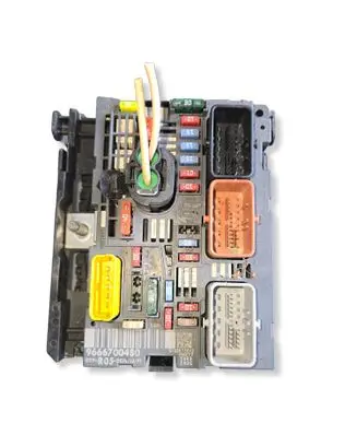 Peugeot 308 Fuse module 9666700480