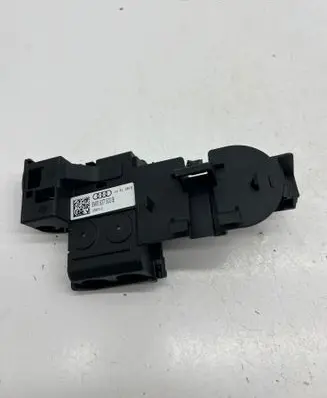 Audi A4 S4 B9 Fuse module 8W0937503B 14012016 180312