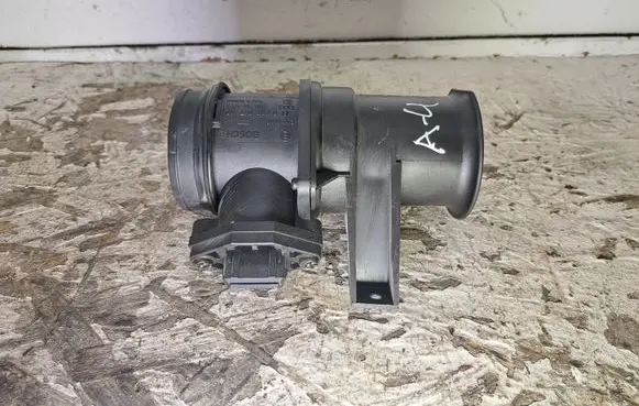 Audi A4 S4 B5 8D Mass air flow meter 058133471A 0280217112