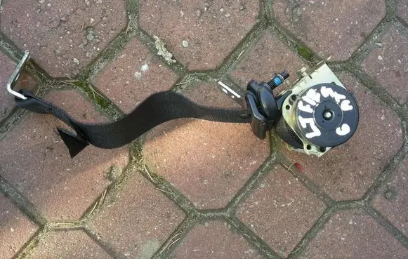 Ford Fiesta Rear seatbelt