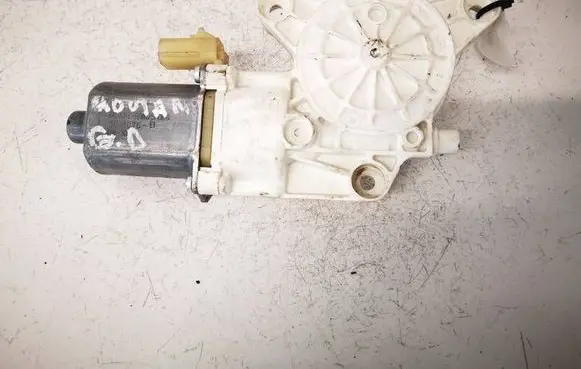 Chrysler Grand Voyager V Front door window regulator motor 0130822334
