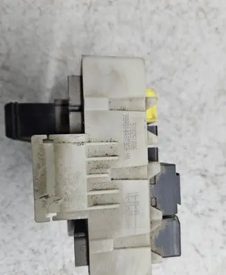 Ford Focus Fuse module 98AG14A073CGH4 518251806
