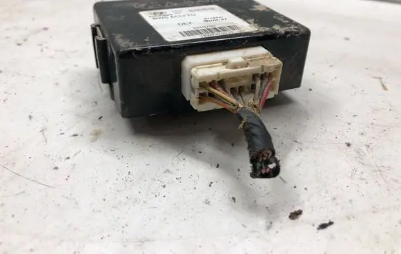 Hyundai H-1, Starex, Satellite Air suspension control unit module (rear) 957004H100
