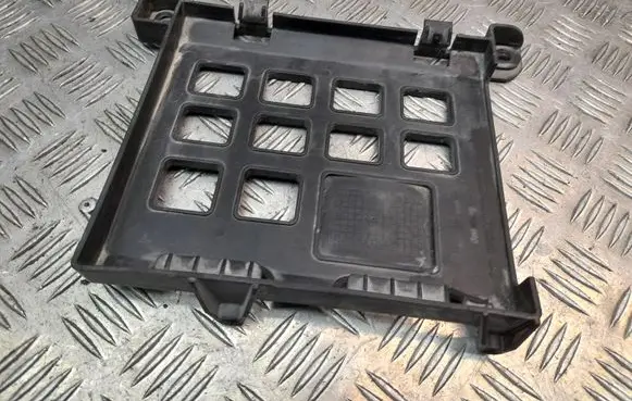 Audi A8 S8 D4 4H Other engine bay part 4H0906330E