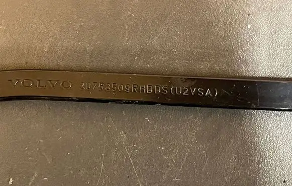 Volvo V60 Front wiper blade arm 30753509
