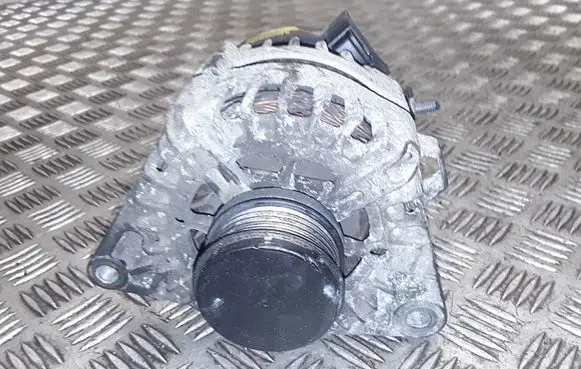 Hyundai i40 Generator/alternator 2609674