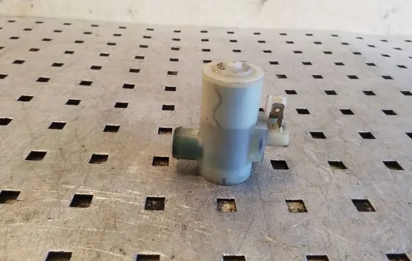 Mitsubishi Pajero Windscreen/windshield washer pump