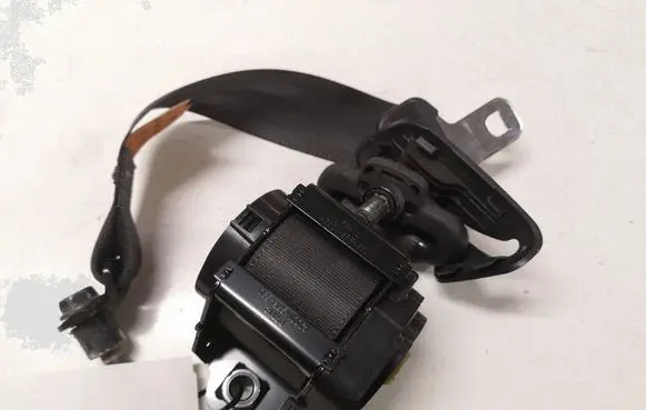 Chevrolet Captiva Rear seatbelt 040103