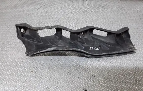 Volkswagen PASSAT B6 Front bumper mounting bracket