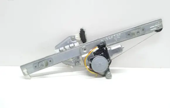 Suzuki Grand Vitara II Rear door window regulator with motor 8346065J00 2621003530