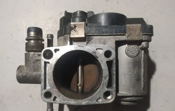 Opel Zafira B Throttle valve 055352858