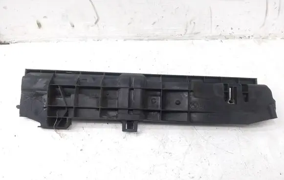 Radiator mount bracket
