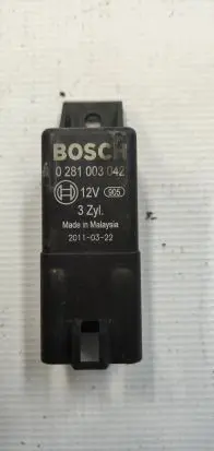 Skoda Fabia Mk2 (5J) Glow plug pre-heat relay 045907282A