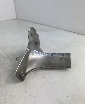 Skoda Fabia Mk2 (5J) Fender mounting bracket 5J0821141A 22110