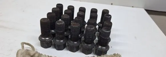 Volkswagen Caddy Nuts/bolts 