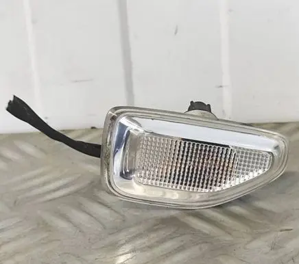 Dacia Sandero Front fender indicator light 261601801R