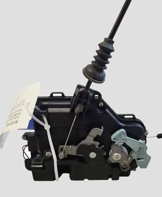 Skoda Octavia Mk2 (1Z) Front door lock 3D1837016AC A00468