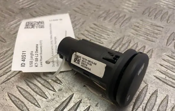 Land Rover Discovery 5 USB socket connector FK7219010AB