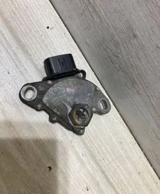 Toyota RAV 4 (XA40) Gear selector 8945152040