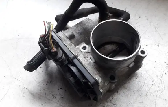 Toyota Auris 150 Engine shut-off valve 