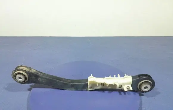 BMW X7 G07 Rear control arm 6878030