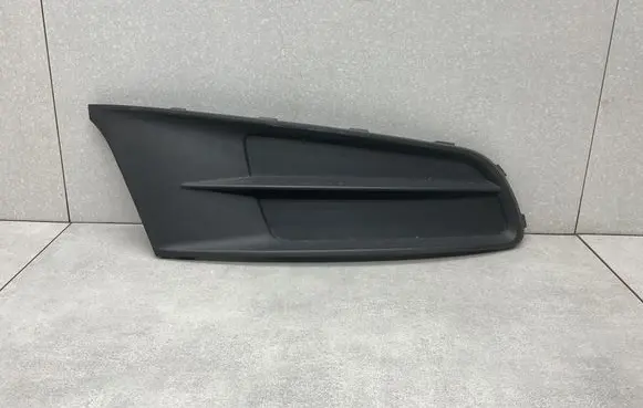 Volkswagen Sharan Front bumper lower grill 7N0853666