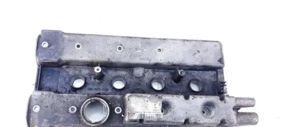 Opel Astra F Rocker cam cover 90470439