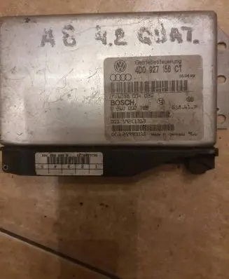Audi A8 S8 D2 4D Air suspension control unit module (rear) 4D0927156CT 192C1313 002705