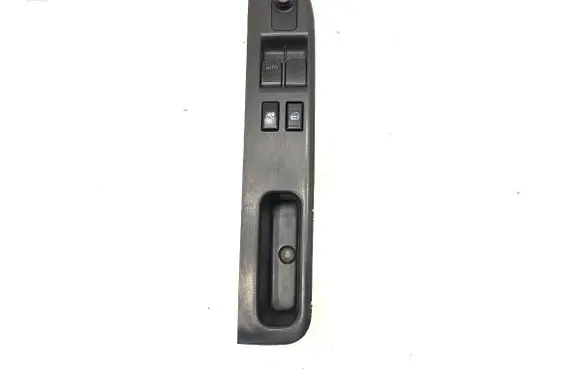 Suzuki Swift I Electric window control switch 83762-62J11