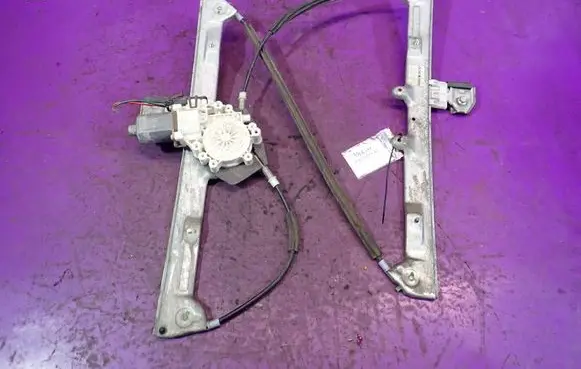 Mitsubishi Colt Front door window regulator with motor 