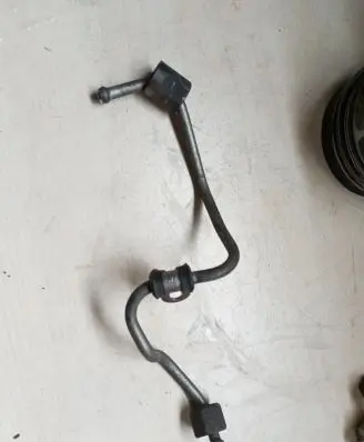 Volkswagen Amarok Fuel injector supply line/pipe 03L130321N