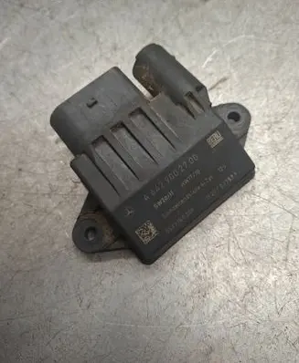 Mercedes-Benz E W211 Glow plug pre-heat relay A6429002700 0522140209 11297027571
