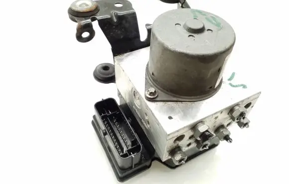 Ford Mondeo MK IV ABS Pump 7G912C405AA