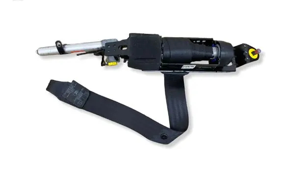 Volvo C30 Front seatbelt 6061062L0E