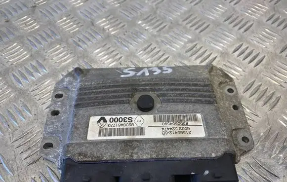 Renault Clio III Engine control unit/module 215854126B 8200504593 8200461733