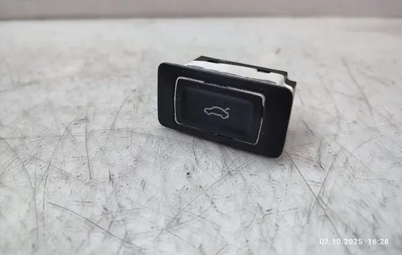 Audi Q7 4L Tailgate/trunk/boot open switch 