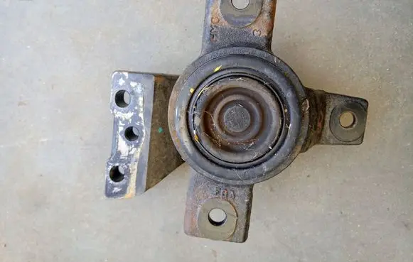 Hyundai Santa Fe Engine mount bracket