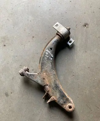 Subaru Impreza II Front lower control arm/wishbone