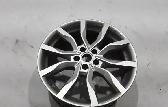 R18 alloy rim